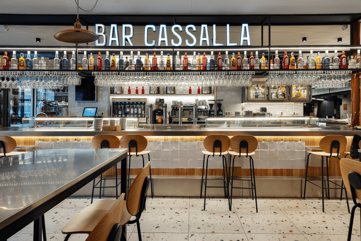 La barra de Bar Cassalla.