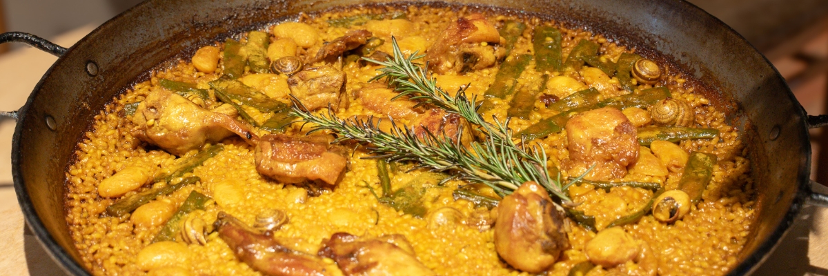 Es más que comer bien, es disfrutar de Valencia. De su cultura, de sus barrios y por supuesto, de su gastronomía.